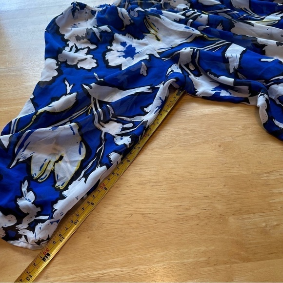 Daisy Fuentes Womens 2X Plus Size Royal Blue Floral Blouse Top Lightweight Sheer - Picture 12 of 12